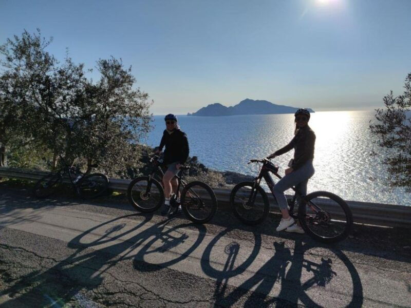 sorrento-coast-e-bike-tour-and-visit-at-vinegar-cellar