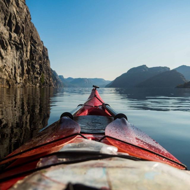 stavanger-lysefjord-kayak-safari-waterfalls-pulpit-rock