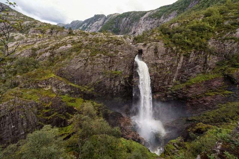 stavanger-manafossen-waterfall-candle-factory-guided-tour