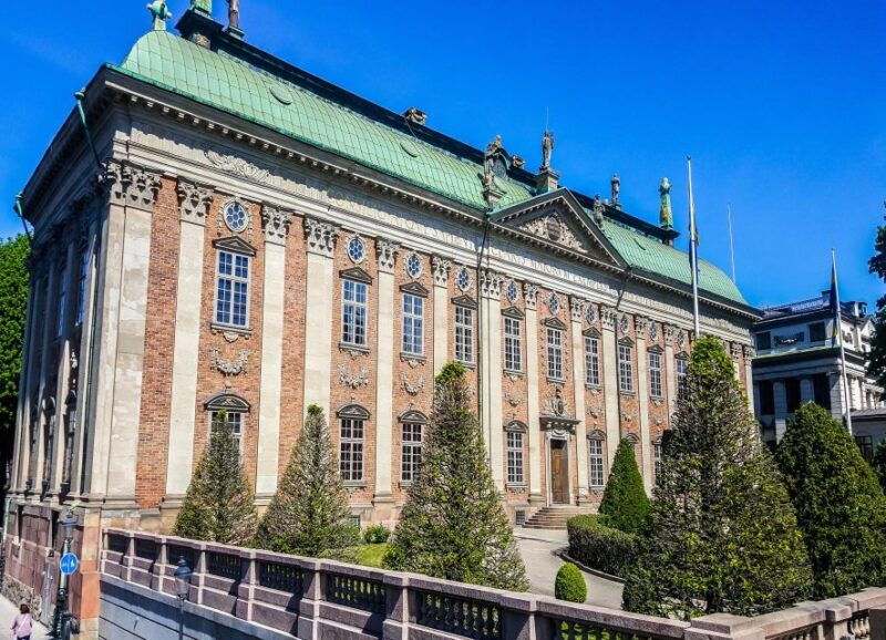 stockholm-royal-palace-museums-gamla-stan-skip-the-line-tour-2