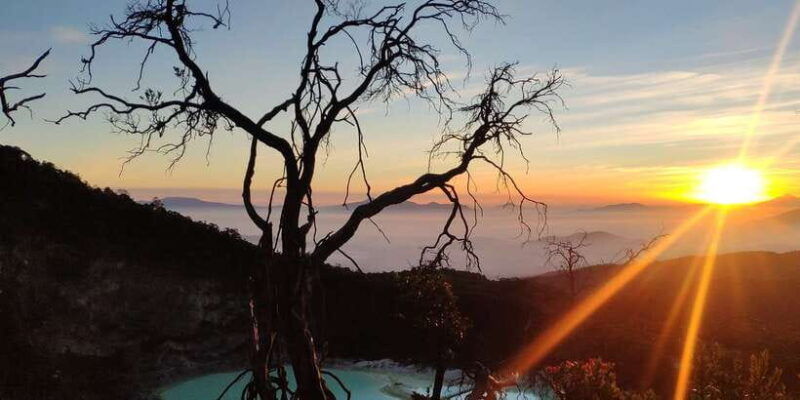 sunrise-sunan-ibu-white-crater-volcano-tea-factory-hot-spring
