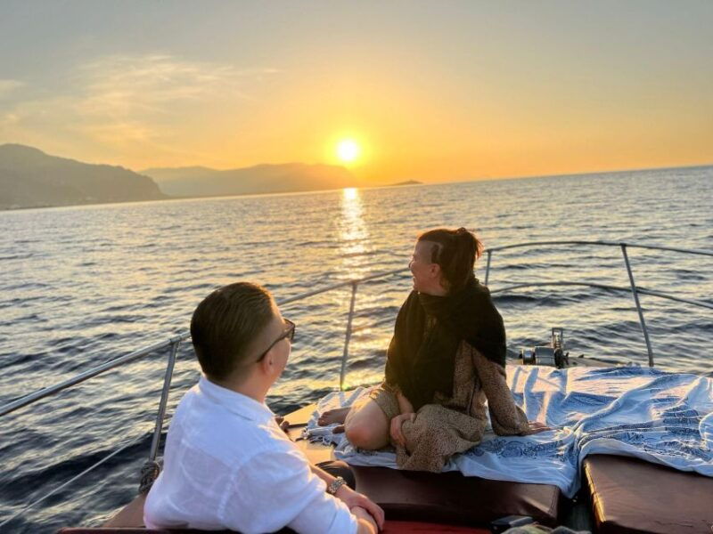 sunset-boat-tour-in-palermo
