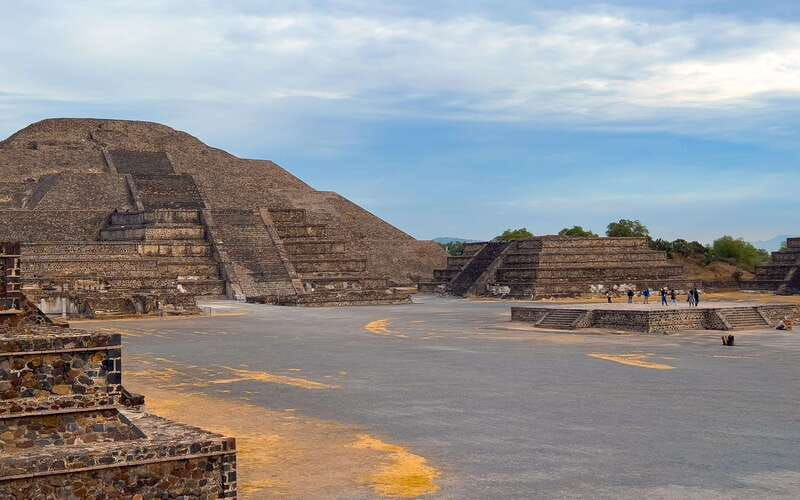 teotihuacan-full-guided-tour-guadalupe-shrine-day-trip