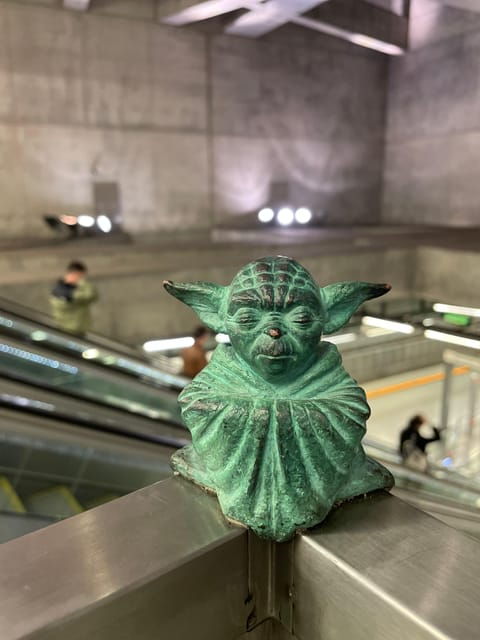 tiny-sculptures-big-stories-kolodko-mini-statue-tour