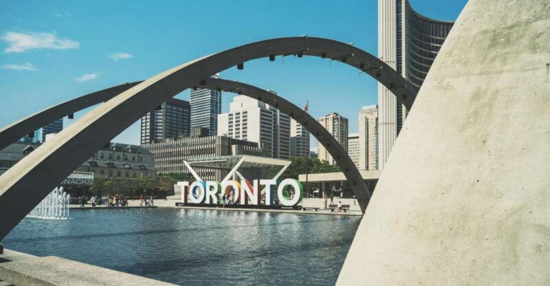 toronto-downtown-walking-tour-with-cn-tower-and-boat-cruise