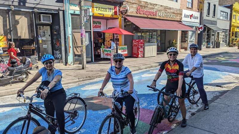 toronto-heart-of-downtown-3-5-hour-bike-tour