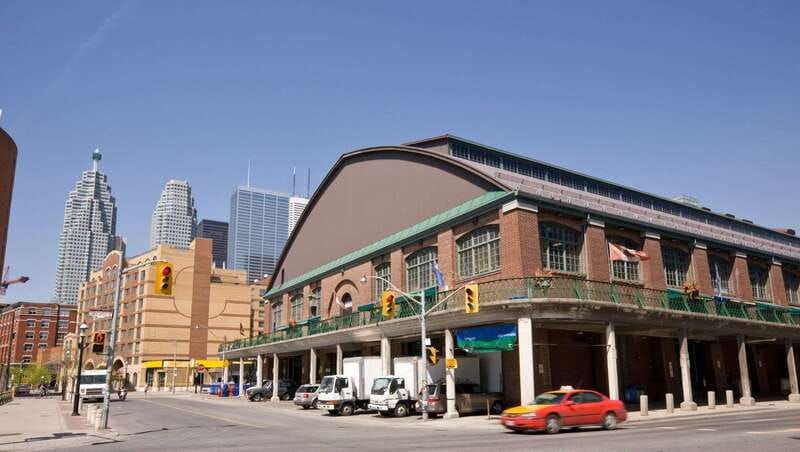 toronto-highlights-hidden-gems-private-tour-with-a-local
