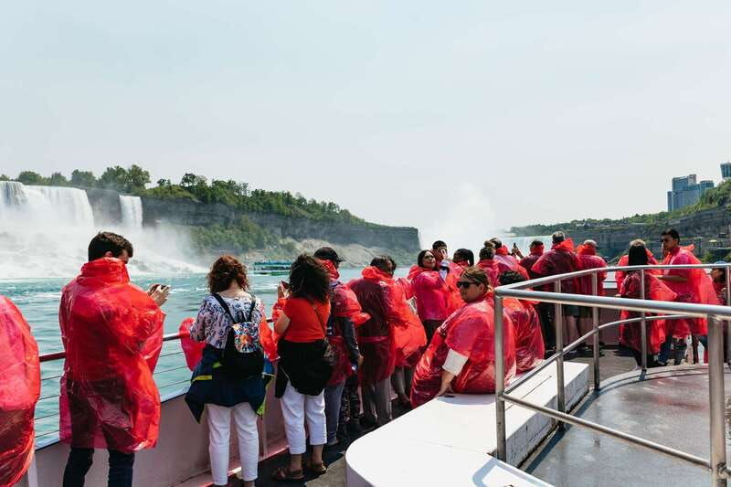 toronto-niagara-falls-with-winery-optional-cruise-lunch