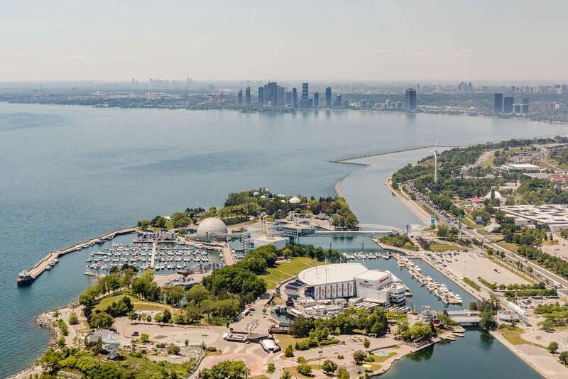 toronto-private-helicopter-tour-for-two-2