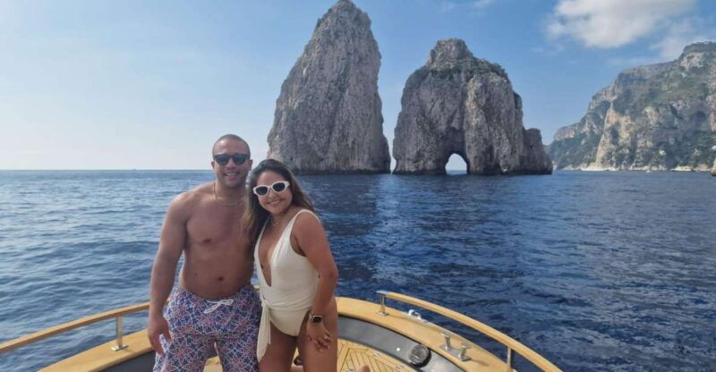 tour-capri-discover-the-island-of-vips-by-boat-5