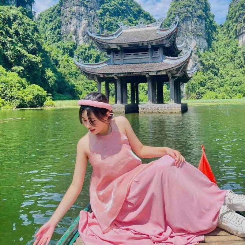 trang-an-boat-bai-dinh-pagoda-mua-cave-tour