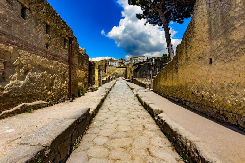transfer-from-naples-to-amalfi-with-tour-in-herculaneum