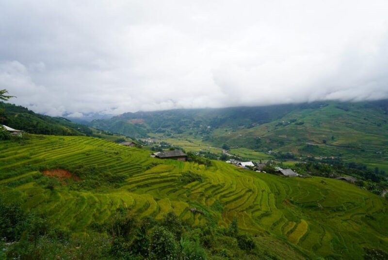 trek-to-local-ethnic-villages-muong-hoa-valley-guide-lunch