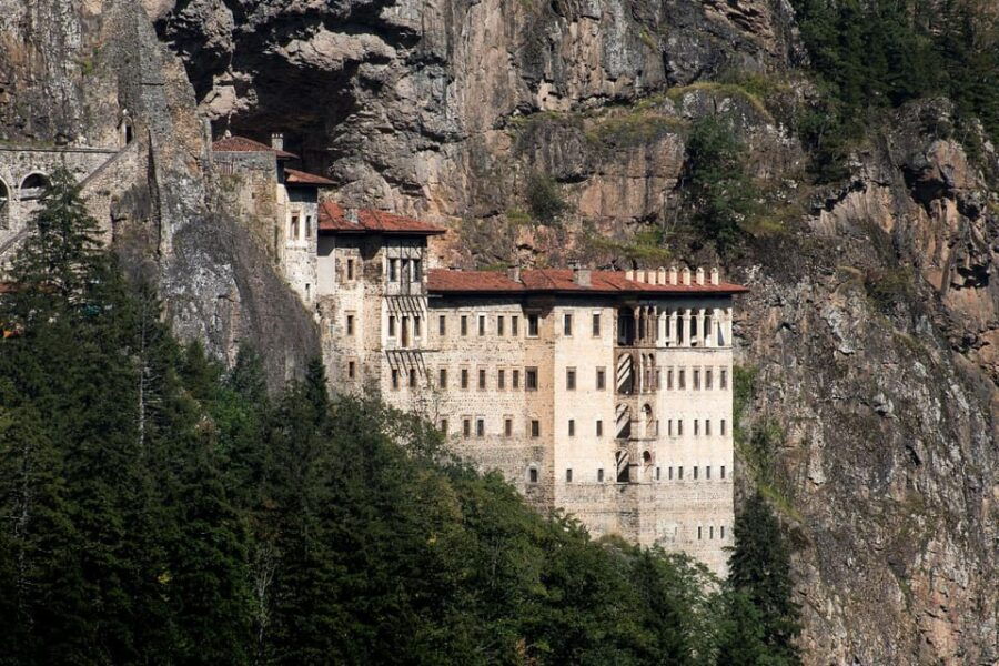 trekking-tour-sumela-monastery-and-cakirgol-lake