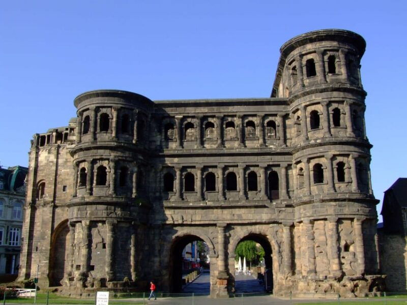 trier-moselle-wine-excursion-with-boat-trip