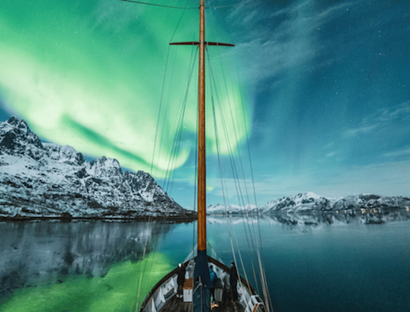 tromso-luxury-northern-lights-cruise-with-hot-tub-dinner