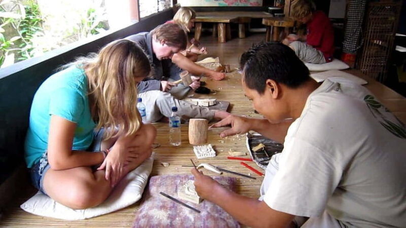 ubud-wood-carving-class-with-balinese-artisans