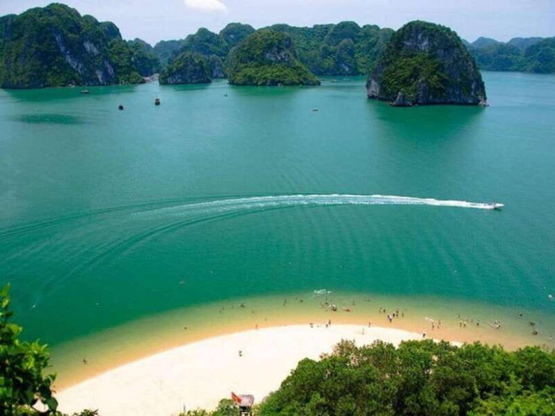 unforgettable-ha-long-bay-day-cruise