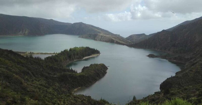 van-tour-lagoa-do-fogo-half-day