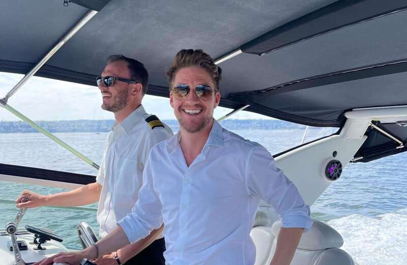 vancouver-2-hour-luxury-yacht-cruise-for-adults-only