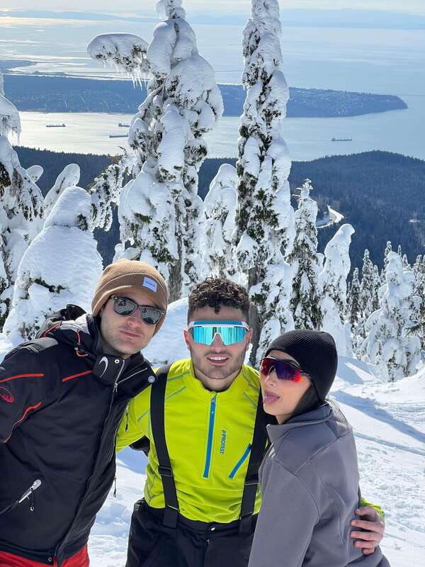 vancouver-north-shore-mountains-snowshoeing-with-transfer
