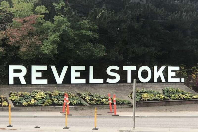 vancouver-to-revelstoke-2-days-ski-and-snowboarding-tour