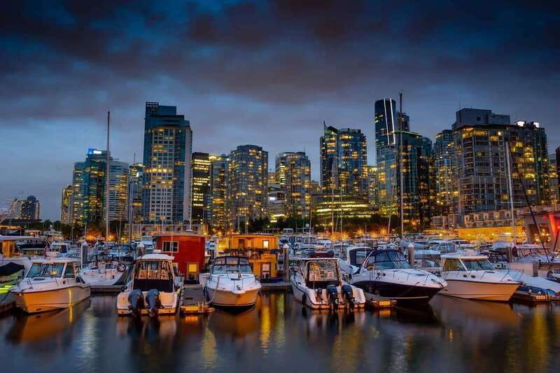 vancouvers-seaside-romance-a-coastal-city-walk