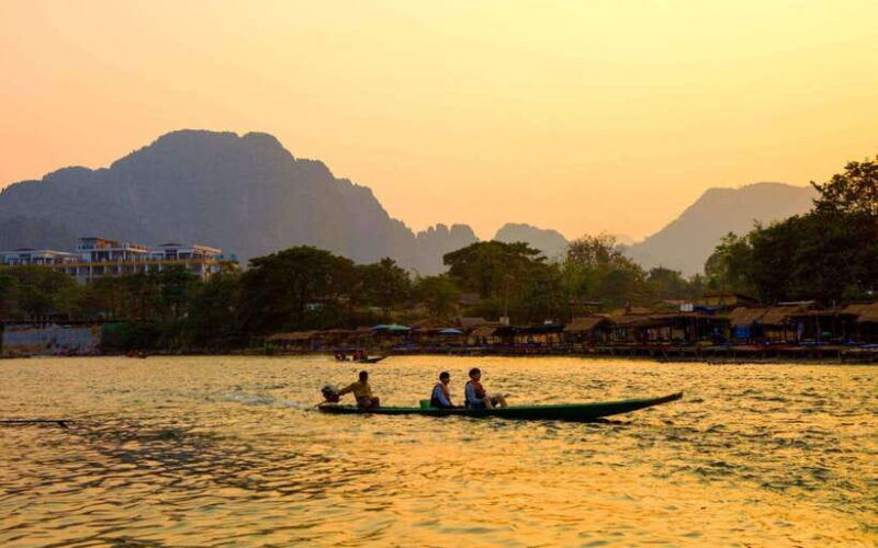 vang-vieng-kayakingcave-tubingtrekkingblue-lagoon