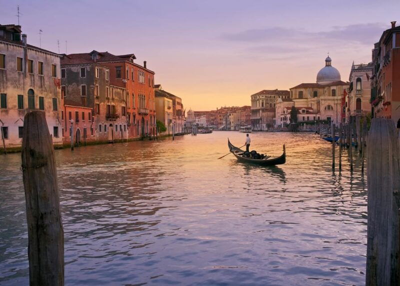 venetian-gondola-serenade-a-romantic-journey-private
