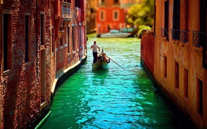 venice-historical-gondola-yard-private-tour