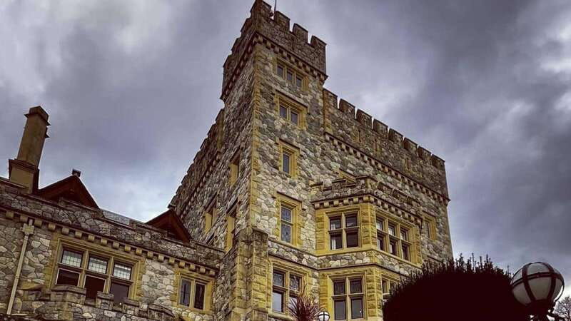 victoria-skywalk-hatley-castle-private-tour