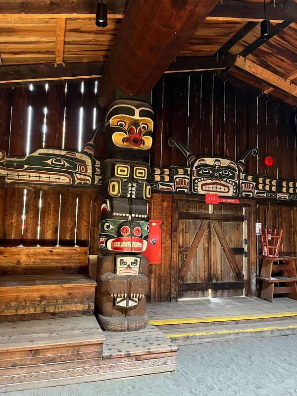 victoria-tips-based-city-highlights-walking-tour-2-5-hour