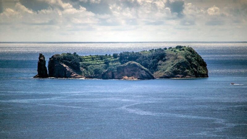 vila-franca-islet-off-coast-nature-reserve-tour-2