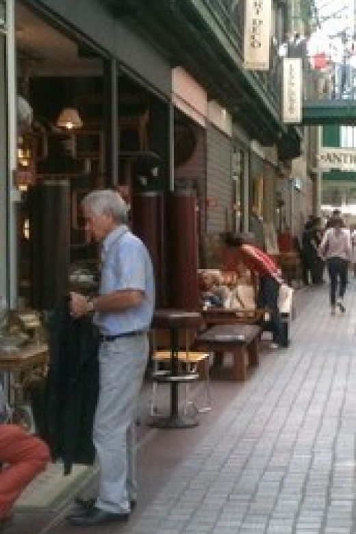 vintage-paris-st-ouen-flea-market-walking-tour
