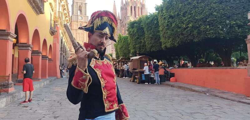 walking-tour-by-captain-ignacio-allende