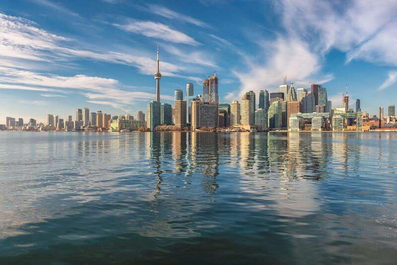 walking-tour-in-downtown-toronto