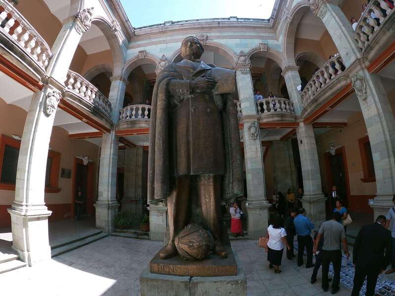 walking-tour-of-oaxacas-beautiful-city