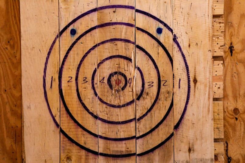 warsaw-axe-throwing-experience