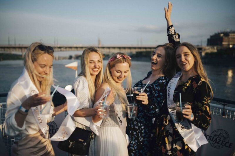 warsaw-boat-party-with-unlimited-drinks-vip-club-entrance
