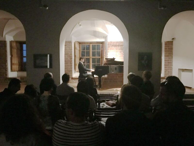 warsaw-chopin-concert-in-the-old-town