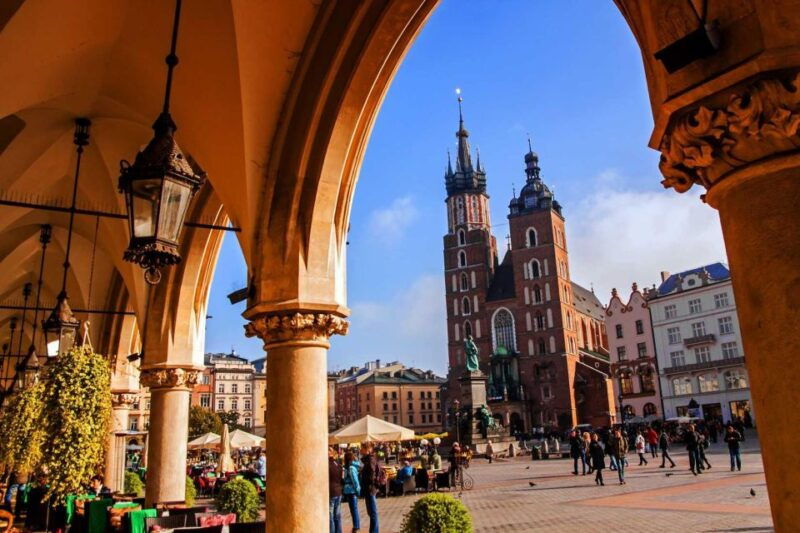 warsaw-to-auschwitz-and-krakow-old-town-full-day-trip-by-car-2