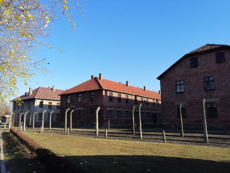 warsaw-tour-to-krakow-and-auschwitz-by-train-with-pickup
