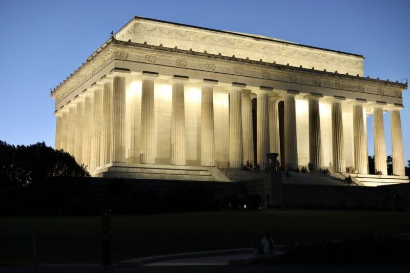 washington-dc-monuments-by-night-bike-tour
