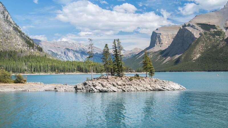 western-canada-self-driving-audio-guide-english-and-german