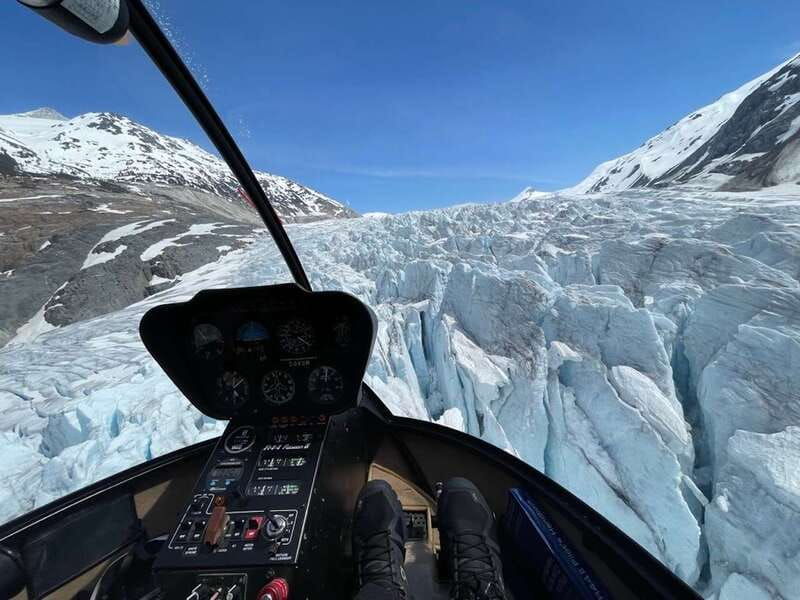 whistler-the-sea-to-sky-helicopter-tour-and-glacier-landing