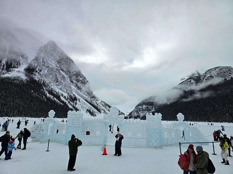 winter-full-day-private-tour-banff-icefield-parkway-trip