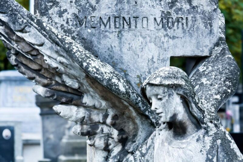 world-war-ii-warsaw-old-town-military-cemetery-walking-tour