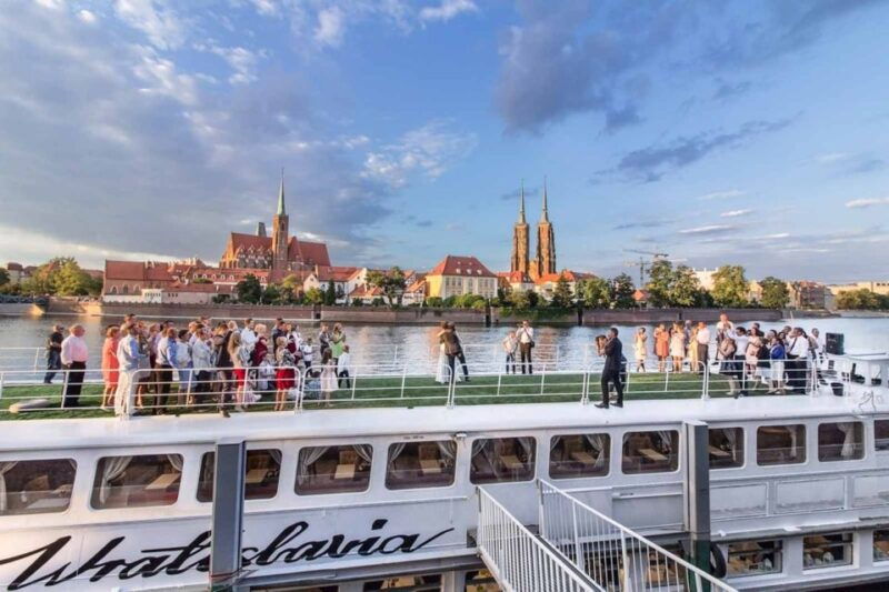 wroclaw-long-city-walk-and-luxury-ship-cruise-for-groups