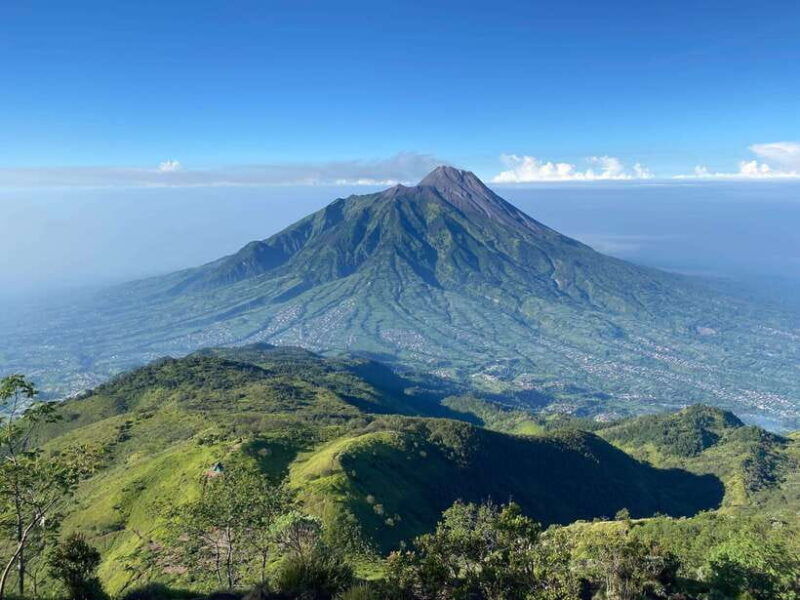 yogyakarta-1-day-trip-mount-merbabu-sunrise-hike
