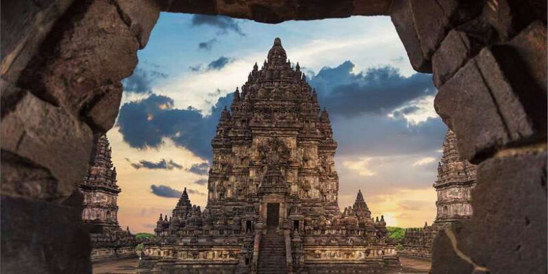 yogyakarta-borobudur-prambanan-guided-tour-w-entry-fees